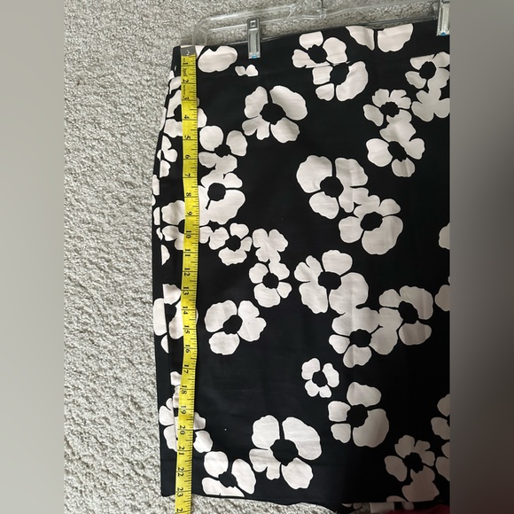 🌼 ANN TATLOR LOFT Blossom Floral Pencil Lined Skirt: Size 14 - Picture 6 of 7